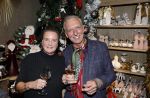 Noordwijk 9 december 2022
Presentatie nieuwe scheurkalendar van de familie Meiland. Aanwezig Martien Meiland Erica Meiland en Montana Meiland . Ook aanwezig Jan Dijkgraaf en Timon Moll ( regisseur van de Meilandjes). Presentatie is in de woonwinkel van Montana.