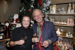 Noordwijk 9 december 2022
Presentatie nieuwe scheurkalendar van de familie Meiland. Aanwezig Martien Meiland Erica Meiland en Montana Meiland . Ook aanwezig Jan Dijkgraaf en Timon Moll ( regisseur van de Meilandjes). Presentatie is in de woonwinkel van Montana.