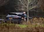Eefde 3 december 2022
Martha Riemsma de vriendin van Matthijs v Nieuwkerk doet boodschappen bij de Albert Heijn. Daarn rijdt ze naar het huis van Matthijs waar Matthijs helpt met de boodschappen uit de Porsche Macan halen .