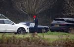 Eefde 3 december 2022
Martha Riemsma de vriendin van Matthijs v Nieuwkerk doet boodschappen bij de Albert Heijn. Daarn rijdt ze naar het huis van Matthijs waar Matthijs helpt met de boodschappen uit de Porsche Macan halen .