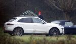 Eefde 3 december 2022
Martha Riemsma de vriendin van Matthijs v Nieuwkerk doet boodschappen bij de Albert Heijn. Daarn rijdt ze naar het huis van Matthijs waar Matthijs helpt met de boodschappen uit de Porsche Macan halen .