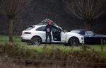 Eefde 3 december 2022
Martha Riemsma de vriendin van Matthijs v Nieuwkerk doet boodschappen bij de Albert Heijn. Daarn rijdt ze naar het huis van Matthijs waar Matthijs helpt met de boodschappen uit de Porsche Macan halen .