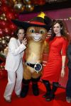 Amsterdam 10 december 2022
Premiere de gelaarsde kat in Pathe Arena .
Monic Hendrickx Anna Drijver en Jon v Eerd