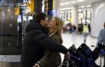Schiphol 19 december 2022
Noa Vahle arriveert op schiphol na de WK Voetbal waar ze verslag deed voor SBS6. Haar vriend Tim de Wild wachhte haar op .
