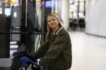 Schiphol 19 december 2022
Noa Vahle arriveert op schiphol na de WK Voetbal waar ze verslag deed voor SBS6. Haar vriend Tim de Wild wachhte haar op .