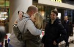 Schiphol 19 december 2022
Noa Vahle arriveert op schiphol na de WK Voetbal waar ze verslag deed voor SBS6. Haar vriend Tim de Wild wachhte haar op .