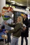 Schiphol 19 december 2022
Noa Vahle arriveert op schiphol na de WK Voetbal waar ze verslag deed voor SBS6. Haar vriend Tim de Wild wachhte haar op .