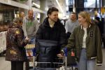 Schiphol 19 december 2022
Noa Vahle arriveert op schiphol na de WK Voetbal waar ze verslag deed voor SBS6. Haar vriend Tim de Wild wachhte haar op .