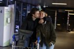 Schiphol 19 december 2022
Noa Vahle arriveert op schiphol na de WK Voetbal waar ze verslag deed voor SBS6. Haar vriend Tim de Wild wachhte haar op .