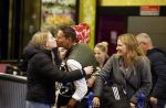 Schiphol 19 december 2022
Scheidsrechter Pol v Boekel arriveert op schiphol na de WK Voetbalin Qatar. Zijn dochters wachten hem op.