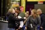 Schiphol 19 december 2022
Scheidsrechter Pol v Boekel arriveert op schiphol na de WK Voetbalin Qatar. Zijn dochters wachten hem op.