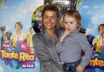 Amsterdam 17 december 2022
Premiere het feest van tante Ria in Pathe Noord .
Cast bestaat oa uit Najib Amhali Tooske Ragas Edo Brunner Edsilia Rombley Jack v gelder Pim Muda Thimo v Haare Renee Gunning kwam met haar zoontje en nichtje