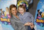 Amsterdam 17 december 2022
Premiere het feest van tante Ria in Pathe Noord .
Cast bestaat oa uit Najib Amhali Tooske Ragas Edo Brunner Edsilia Rombley Jack v gelder Pim Muda Thimo v Haare Renee Gunning kwam met haar zoontje en nichtje