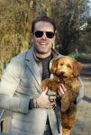 Amsterdam 12 december 2022
Robert Doornbos met zijn hond Simba op de electrische fiets van het merk Heritage Bike