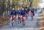 Zeist 14 november 2022
Het Nederlands vrouwen elftal vertrekt met fiets naar training onder leiding van Andries Jonker . Romee Leuchter