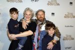 Amsterdam 11 december 2022
Premiere Hotel Sinestra in Pathe Noord 
Stefan Perceval met zijn partner en kinderen