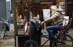 Amsterdam 29 november 2022
Suze mens met dochter in bakfiets