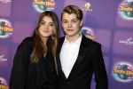 Amsterdam 17 december 2022
Premiere het feest van tante Ria in Pathe Noord .
Cast bestaat oa uit Najib Amhali Tooske Ragas Edo Brunner Edsilia Rombley Jack v gelder Pim Muda Thimo v Haaren  Ridder v Kooten Esther Mbire en Piet Tomassen. Thimo v Haaren en Eva Zarah