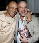 IJsselstin 27 november 2023
Boekpresentatie Glenn Helder . Wesley Sneijder krijgt het eerste exemplaar.
Andy v d Meijde