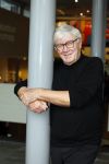Hilversum 19 november 2023
Presentatie kijkbuisvrienden met oa Loeki Knol
Tony Neef
Maroesja Lacunes
Barrie Stevens
Bram Biesterveld.
Ydwer Bosma is de producent.