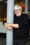 Hilversum 19 november 2023
Presentatie kijkbuisvrienden met oa Loeki Knol
Tony Neef
Maroesja Lacunes
Barrie Stevens
Bram Biesterveld.
Ydwer Bosma is de producent.