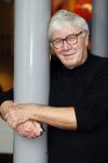 Hilversum 19 november 2023
Presentatie kijkbuisvrienden met oa Loeki Knol
Tony Neef
Maroesja Lacunes
Barrie Stevens
Bram Biesterveld.
Ydwer Bosma is de producent.