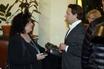 Den Haag 13 november 2023
In aanloop naar de Tweede Kamerverkiezingen organiseren de vrouwenbladen Libelle, Margriet, Flair en Nouveau gezamenlijk het VerkiezingscafÃ©. De vier hoofdredacteuren verwelkomen prominente vrouwen op de kieslijst van de grootste politieke partijen.
Op maandag 13 november 2023 gaan vooraanstaande vrouwelijke politici van verschillende partijen met elkaar in debat, onder leiding van journaliste Diana Matroos. Hoofdredacteuren Hilmar Mulder (Libelle), Helene van Santen (Margriet), Marije Veerman (Flair) en Claudia Straatmans (Nouveau) praten met hen over de belangrijkste themaâ€™s die hun lezeressen aangaan.
De volgende vrouwelijke politici schuiven aan om te vertellen waarvoor zij staan tijdens de Tweede Kamerverkiezingen: Sophie Hermans (VVD), Caroline van der Plas (BBB), Lisa Westerveld (GroenLinks/PvdA), Hilde Palland (CDA), JoÃ«lle Gooijer (ChristenUnie), Anne-Marijke Podt (D66) en Lilian Marijnissen (SP). Alles speelt zich af bij Dudok.