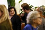 Den Haag 13 november 2023
In aanloop naar de Tweede Kamerverkiezingen organiseren de vrouwenbladen Libelle, Margriet, Flair en Nouveau gezamenlijk het VerkiezingscafÃ©. De vier hoofdredacteuren verwelkomen prominente vrouwen op de kieslijst van de grootste politieke partijen.
Op maandag 13 november 2023 gaan vooraanstaande vrouwelijke politici van verschillende partijen met elkaar in debat, onder leiding van journaliste Diana Matroos. Hoofdredacteuren Hilmar Mulder (Libelle), Helene van Santen (Margriet), Marije Veerman (Flair) en Claudia Straatmans (Nouveau) praten met hen over de belangrijkste themaâ€™s die hun lezeressen aangaan.
De volgende vrouwelijke politici schuiven aan om te vertellen waarvoor zij staan tijdens de Tweede Kamerverkiezingen: Sophie Hermans (VVD), Caroline van der Plas (BBB), Lisa Westerveld (GroenLinks/PvdA), Hilde Palland (CDA), JoÃ«lle Gooijer (ChristenUnie), Anne-Marijke Podt (D66) en Lilian Marijnissen (SP). Alles speelt zich af bij Dudok.