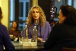 Den Haag 13 november 2023
In aanloop naar de Tweede Kamerverkiezingen organiseren de vrouwenbladen Libelle, Margriet, Flair en Nouveau gezamenlijk het VerkiezingscafÃ©. De vier hoofdredacteuren verwelkomen prominente vrouwen op de kieslijst van de grootste politieke partijen.
Op maandag 13 november 2023 gaan vooraanstaande vrouwelijke politici van verschillende partijen met elkaar in debat, onder leiding van journaliste Diana Matroos. Hoofdredacteuren Hilmar Mulder (Libelle), Helene van Santen (Margriet), Marije Veerman (Flair) en Claudia Straatmans (Nouveau) praten met hen over de belangrijkste themaâ€™s die hun lezeressen aangaan.
De volgende vrouwelijke politici schuiven aan om te vertellen waarvoor zij staan tijdens de Tweede Kamerverkiezingen: Sophie Hermans (VVD), Caroline van der Plas (BBB), Lisa Westerveld (GroenLinks/PvdA), Hilde Palland (CDA), JoÃ«lle Gooijer (ChristenUnie), Anne-Marijke Podt (D66) en Lilian Marijnissen (SP). Alles speelt zich af bij Dudok.