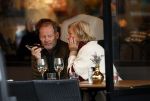 Amsterdam 2 november 2023
Danny Blind met zijn vrouw Yvonne  op terras in Amsterdam zuid.