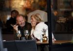 Amsterdam 2 november 2023
Danny Blind met zijn vrouw Yvonne  op terras in Amsterdam zuid.