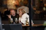 Amsterdam 2 november 2023
Danny Blind met zijn vrouw Yvonne  op terras in Amsterdam zuid.