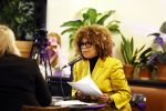 Den Haag 13 november 2023
In aanloop naar de Tweede Kamerverkiezingen organiseren de vrouwenbladen Libelle, Margriet, Flair en Nouveau gezamenlijk het VerkiezingscafÃ©. De vier hoofdredacteuren verwelkomen prominente vrouwen op de kieslijst van de grootste politieke partijen.
Op maandag 13 november 2023 gaan vooraanstaande vrouwelijke politici van verschillende partijen met elkaar in debat, onder leiding van journaliste Diana Matroos. Hoofdredacteuren Hilmar Mulder (Libelle), Helene van Santen (Margriet), Marije Veerman (Flair) en Claudia Straatmans (Nouveau) praten met hen over de belangrijkste themaâ€™s die hun lezeressen aangaan.
De volgende vrouwelijke politici schuiven aan om te vertellen waarvoor zij staan tijdens de Tweede Kamerverkiezingen: Sophie Hermans (VVD), Caroline van der Plas (BBB), Lisa Westerveld (GroenLinks/PvdA), Hilde Palland (CDA), JoÃ«lle Gooijer (ChristenUnie), Anne-Marijke Podt (D66) en Lilian Marijnissen (SP). Alles speelt zich af bij Dudok.