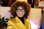 Den Haag 13 november 2023
In aanloop naar de Tweede Kamerverkiezingen organiseren de vrouwenbladen Libelle, Margriet, Flair en Nouveau gezamenlijk het VerkiezingscafÃ©. De vier hoofdredacteuren verwelkomen prominente vrouwen op de kieslijst van de grootste politieke partijen.
Op maandag 13 november 2023 gaan vooraanstaande vrouwelijke politici van verschillende partijen met elkaar in debat, onder leiding van journaliste Diana Matroos. Hoofdredacteuren Hilmar Mulder (Libelle), Helene van Santen (Margriet), Marije Veerman (Flair) en Claudia Straatmans (Nouveau) praten met hen over de belangrijkste themaâ€™s die hun lezeressen aangaan.
De volgende vrouwelijke politici schuiven aan om te vertellen waarvoor zij staan tijdens de Tweede Kamerverkiezingen: Sophie Hermans (VVD), Caroline van der Plas (BBB), Lisa Westerveld (GroenLinks/PvdA), Hilde Palland (CDA), JoÃ«lle Gooijer (ChristenUnie), Anne-Marijke Podt (D66) en Lilian Marijnissen (SP). Alles speelt zich af bij Dudok.