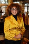 Den Haag 13 november 2023
In aanloop naar de Tweede Kamerverkiezingen organiseren de vrouwenbladen Libelle, Margriet, Flair en Nouveau gezamenlijk het VerkiezingscafÃ©. De vier hoofdredacteuren verwelkomen prominente vrouwen op de kieslijst van de grootste politieke partijen.
Op maandag 13 november 2023 gaan vooraanstaande vrouwelijke politici van verschillende partijen met elkaar in debat, onder leiding van journaliste Diana Matroos. Hoofdredacteuren Hilmar Mulder (Libelle), Helene van Santen (Margriet), Marije Veerman (Flair) en Claudia Straatmans (Nouveau) praten met hen over de belangrijkste themaâ€™s die hun lezeressen aangaan.
De volgende vrouwelijke politici schuiven aan om te vertellen waarvoor zij staan tijdens de Tweede Kamerverkiezingen: Sophie Hermans (VVD), Caroline van der Plas (BBB), Lisa Westerveld (GroenLinks/PvdA), Hilde Palland (CDA), JoÃ«lle Gooijer (ChristenUnie), Anne-Marijke Podt (D66) en Lilian Marijnissen (SP). Alles speelt zich af bij Dudok.