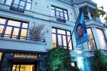 Amsterdam 16 november 2023
Cd presentatie Gerard Joling in de winkel van Eichholtz op de pc hooftstraat.