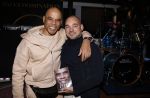 IJsselstin 27 november 2023
Boekpresentatie Glenn Helder . Wesley Sneijder krijgt het eerste exemplaar.