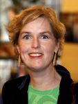 Den Haag 13 november 2023
In aanloop naar de Tweede Kamerverkiezingen organiseren de vrouwenbladen Libelle, Margriet, Flair en Nouveau gezamenlijk het VerkiezingscafÃ©. De vier hoofdredacteuren verwelkomen prominente vrouwen op de kieslijst van de grootste politieke partijen.
Op maandag 13 november 2023 gaan vooraanstaande vrouwelijke politici van verschillende partijen met elkaar in debat, onder leiding van journaliste Diana Matroos. Hoofdredacteuren Hilmar Mulder (Libelle), Helene van Santen (Margriet), Marije Veerman (Flair) en Claudia Straatmans (Nouveau) praten met hen over de belangrijkste themaâ€™s die hun lezeressen aangaan.
De volgende vrouwelijke politici schuiven aan om te vertellen waarvoor zij staan tijdens de Tweede Kamerverkiezingen: Sophie Hermans (VVD), Caroline van der Plas (BBB), Lisa Westerveld (GroenLinks/PvdA), Hilde Palland (CDA), JoÃ«lle Gooijer (ChristenUnie), Anne-Marijke Podt (D66) en Lilian Marijnissen (SP). Alles speelt zich af bij Dudok.