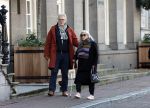 Amsterdam 30 november 2023
Jeroen Krabben en zijn vrouw Herma Krabbe in hun biro onderweg naar het Waldorf Astoria Hotel.