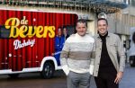 Scheveningen 23 november 2023
John de Bever en Kees de Bever ( Kees Stevens) voor hun camper bij het circustheater.