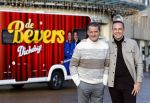 Scheveningen 23 november 2023
John de Bever en Kees de Bever ( Kees Stevens) voor hun camper bij het circustheater.
