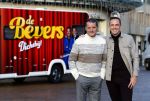 Scheveningen 23 november 2023
John de Bever en Kees de Bever ( Kees Stevens) voor hun camper bij het circustheater.