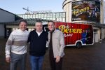 Scheveningen 23 november 2023
John de Bever en Kees de Bever voor hun camper bij het circustheater. Coen van Holland Sport caravans