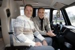 Scheveningen 23 november 2023
John de Bever en Kees de Bever (Kees Stevens) voor hun camper bij het circustheater.