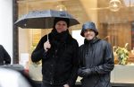 Amsterdm 18 november 2023
Leco van Zadelhoff  met partner Carlos in de regen in Amsterdam zuid.