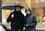 Amsterdm 18 november 2023
Leco van Zadelhoff  met partner Carlos in de regen in Amsterdam zuid.
