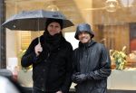 Amsterdm 18 november 2023
Leco van Zadelhoff  met partner Carlos in de regen in Amsterdam zuid.