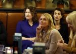 Den Haag 13 november 2023
In aanloop naar de Tweede Kamerverkiezingen organiseren de vrouwenbladen Libelle, Margriet, Flair en Nouveau gezamenlijk het VerkiezingscafÃ©. De vier hoofdredacteuren verwelkomen prominente vrouwen op de kieslijst van de grootste politieke partijen.
Op maandag 13 november 2023 gaan vooraanstaande vrouwelijke politici van verschillende partijen met elkaar in debat, onder leiding van journaliste Diana Matroos. Hoofdredacteuren Hilmar Mulder (Libelle), Helene van Santen (Margriet), Marije Veerman (Flair) en Claudia Straatmans (Nouveau) praten met hen over de belangrijkste themaâ€™s die hun lezeressen aangaan.
De volgende vrouwelijke politici schuiven aan om te vertellen waarvoor zij staan tijdens de Tweede Kamerverkiezingen: Sophie Hermans (VVD), Caroline van der Plas (BBB), Lisa Westerveld (GroenLinks/PvdA), Hilde Palland (CDA), JoÃ«lle Gooijer (ChristenUnie), Anne-Marijke Podt (D66) en Lilian Marijnissen (SP). Alles speelt zich af bij Dudok.