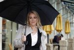 Den Haag 13 november 2023
In aanloop naar de Tweede Kamerverkiezingen organiseren de vrouwenbladen Libelle, Margriet, Flair en Nouveau gezamenlijk het VerkiezingscafÃ©. De vier hoofdredacteuren verwelkomen prominente vrouwen op de kieslijst van de grootste politieke partijen.
Op maandag 13 november 2023 gaan vooraanstaande vrouwelijke politici van verschillende partijen met elkaar in debat, onder leiding van journaliste Diana Matroos. Hoofdredacteuren Hilmar Mulder (Libelle), Helene van Santen (Margriet), Marije Veerman (Flair) en Claudia Straatmans (Nouveau) praten met hen over de belangrijkste themaâ€™s die hun lezeressen aangaan.
De volgende vrouwelijke politici schuiven aan om te vertellen waarvoor zij staan tijdens de Tweede Kamerverkiezingen: Sophie Hermans (VVD), Caroline van der Plas (BBB), Lisa Westerveld (GroenLinks/PvdA), Hilde Palland (CDA), JoÃ«lle Gooijer (ChristenUnie), Anne-Marijke Podt (D66) en Lilian Marijnissen (SP). Alles speelt zich af bij Dudok.