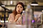 Den Haag 13 november 2023
In aanloop naar de Tweede Kamerverkiezingen organiseren de vrouwenbladen Libelle, Margriet, Flair en Nouveau gezamenlijk het VerkiezingscafÃ©. De vier hoofdredacteuren verwelkomen prominente vrouwen op de kieslijst van de grootste politieke partijen.
Op maandag 13 november 2023 gaan vooraanstaande vrouwelijke politici van verschillende partijen met elkaar in debat, onder leiding van journaliste Diana Matroos. Hoofdredacteuren Hilmar Mulder (Libelle), Helene van Santen (Margriet), Marije Veerman (Flair) en Claudia Straatmans (Nouveau) praten met hen over de belangrijkste themaâ€™s die hun lezeressen aangaan.
De volgende vrouwelijke politici schuiven aan om te vertellen waarvoor zij staan tijdens de Tweede Kamerverkiezingen: Sophie Hermans (VVD), Caroline van der Plas (BBB), Lisa Westerveld (GroenLinks/PvdA), Hilde Palland (CDA), JoÃ«lle Gooijer (ChristenUnie), Anne-Marijke Podt (D66) en Lilian Marijnissen (SP). Alles speelt zich af bij Dudok.